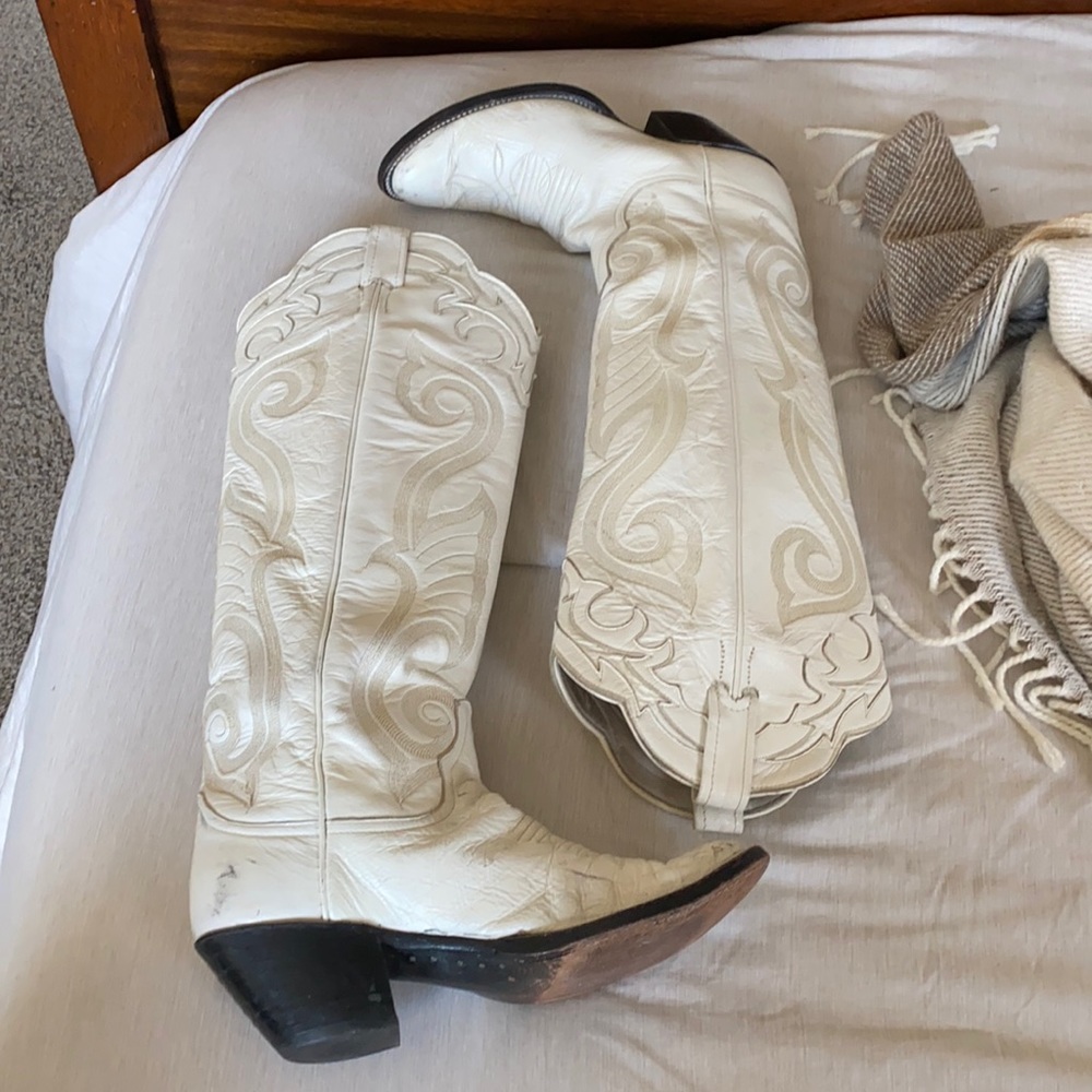 Show Stopping White Tall Cowboy / Cowgirl Boot